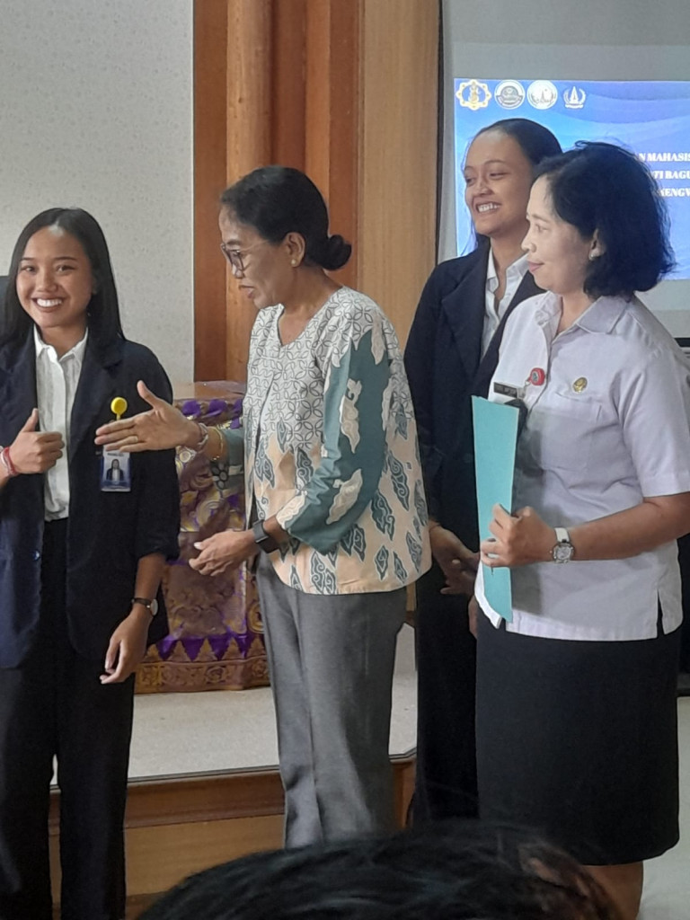 Penerimaan Mahasiswa KKN Universitas Hindu Negeri Denpasar yang diterima langsung Ibu Lurah